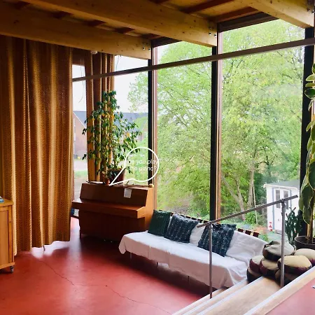 Veerhuis Met Een Verhaal *