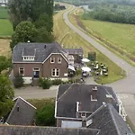Country house Veerhuis Met Een Verhaal Varik